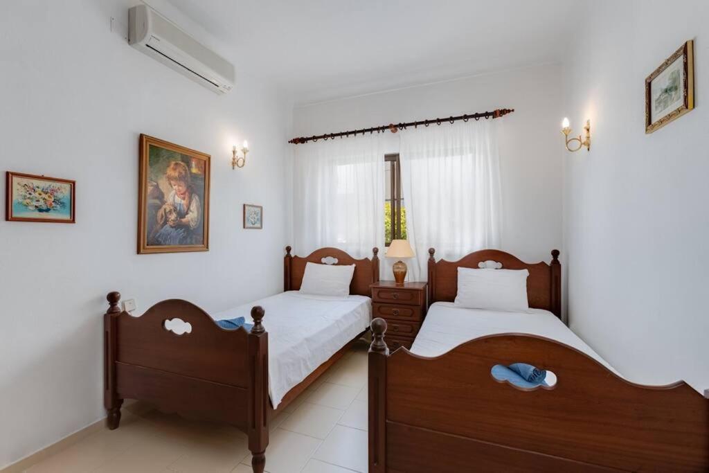 Rosado - Moradia 6 Com Ac, Jardim A 5 Min Do Centro De Ferienhaus Albufeira